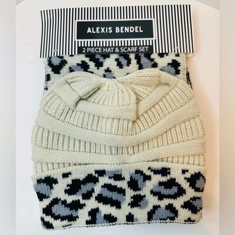 Alexis Bendel Animal Print Leopard Print Hat and Faux Fur Lined Scarf Set NWT